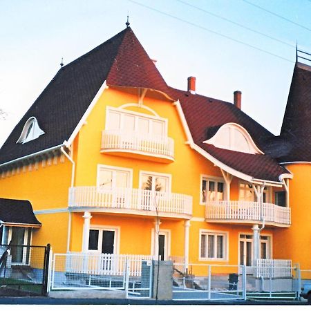 Terezia Guest-House Hotel Vonyarcvashegy Bagian luar foto