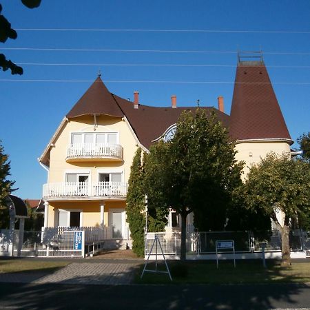 Terezia Guest-House Hotel Vonyarcvashegy Bagian luar foto