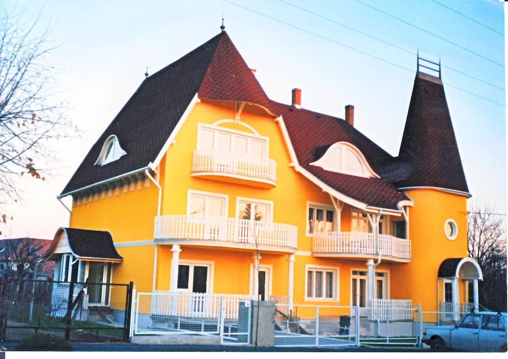 Terezia Guest-House Hotel Vonyarcvashegy Bagian luar foto